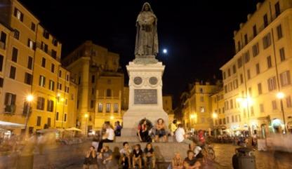 http://romesmovie.files.wordpress.com/2011/10/campo-dei-fiori-1-of-1.jpg